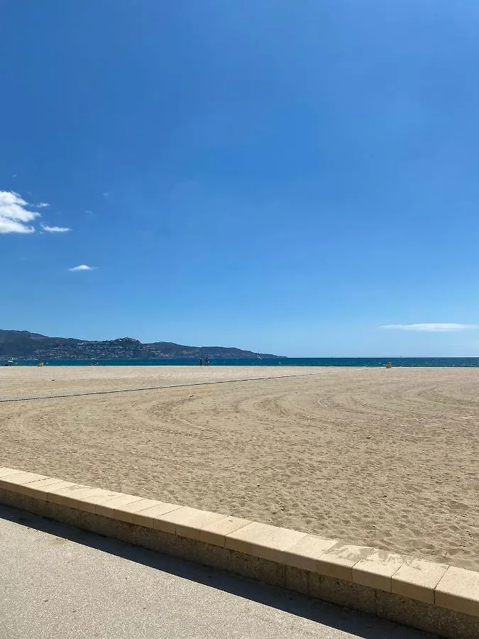 Gloria Crespo Primera Linea De Mar, Karina Lägenhet Empuriabrava Spanien